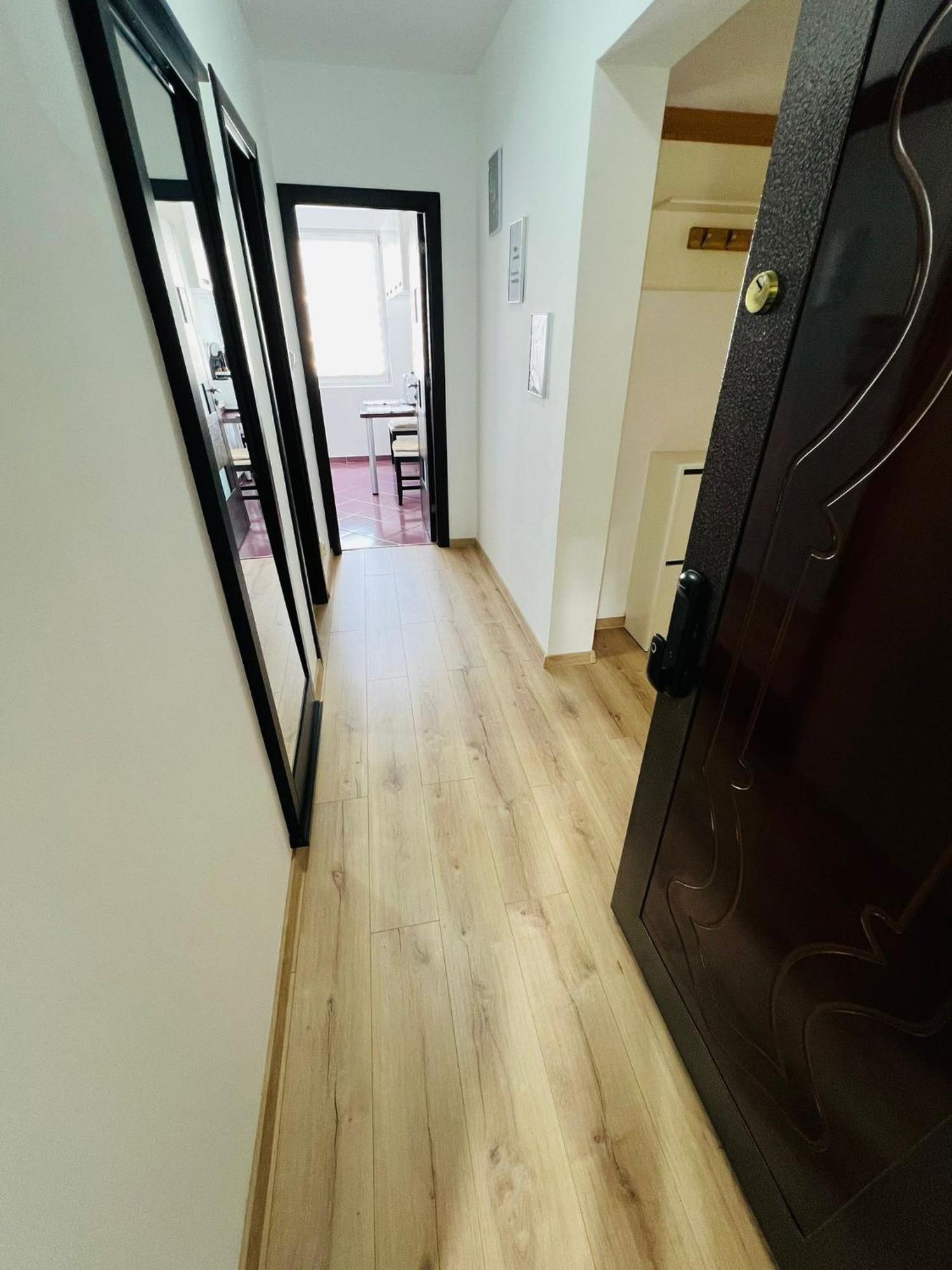 Apartament Naty Apartment Bucharest Exterior photo